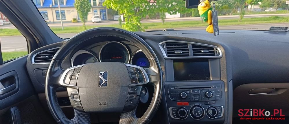 2011' Citroen DS4 photo #5