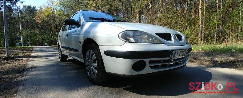2001' Renault Megane photo #2