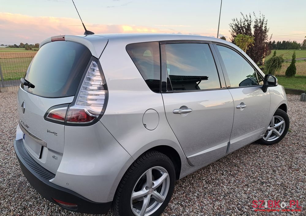 2013' Renault Scenic photo #6