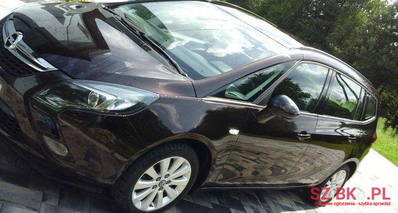 2015' Opel Zafira photo #1