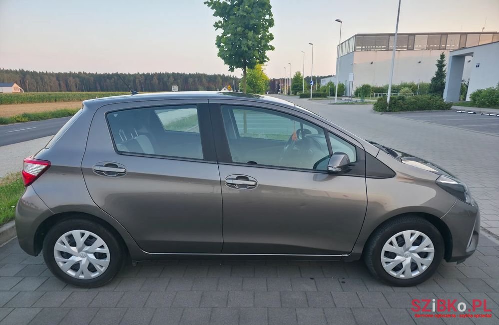 2020' Toyota Yaris 1.5 Premium photo #4