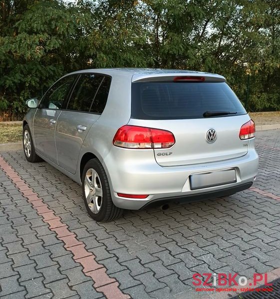 2010' Volkswagen Golf photo #5