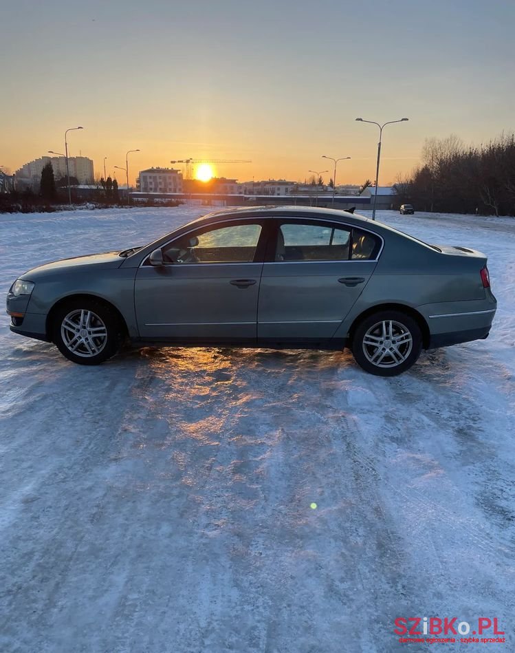 2006' Volkswagen Passat photo #1