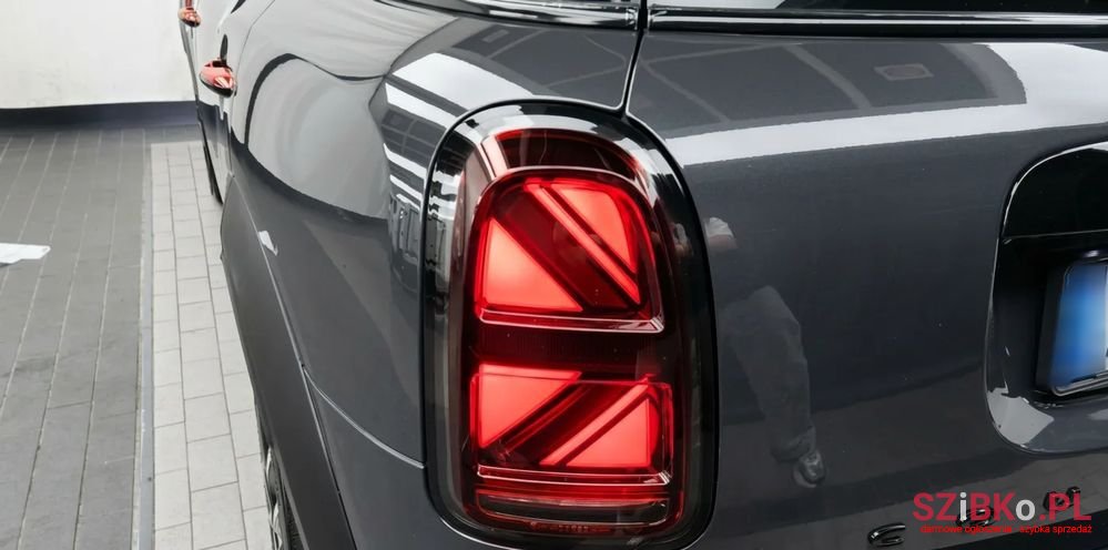 2019' MINI John Cooper Works All4 Sport photo #5