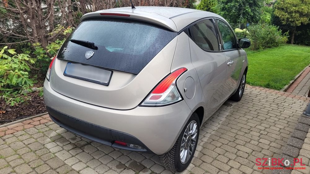 2011' Lancia Ypsilon 0.9 Gold S&S photo #3