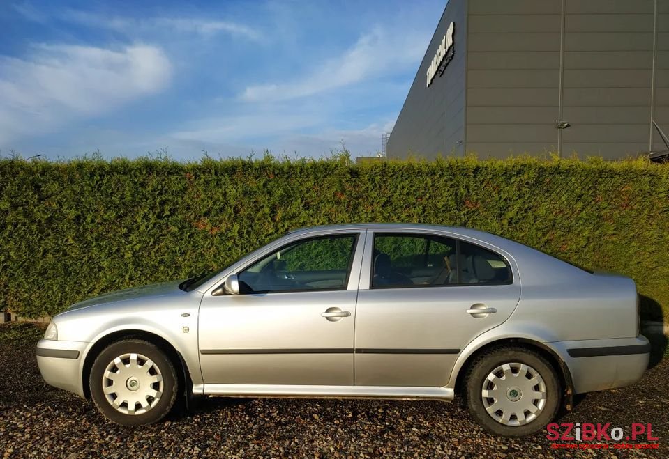 2002' Skoda Octavia photo #1
