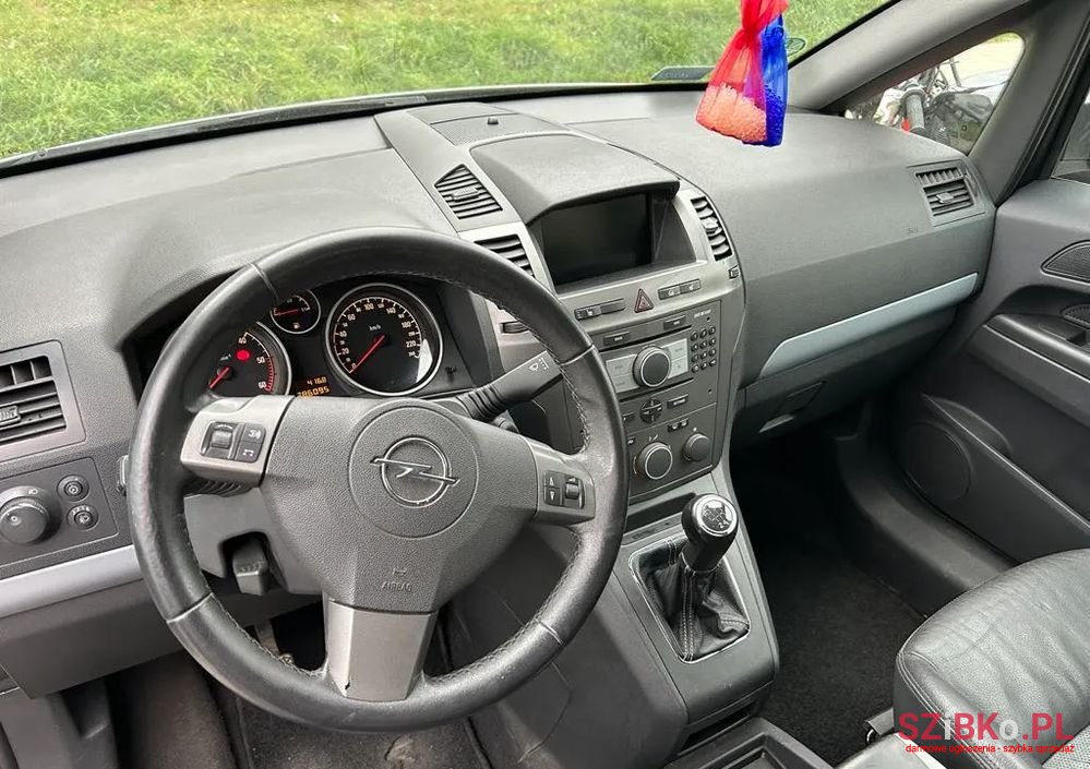 2006' Opel Zafira 1.9 Cdti Elegance photo #3