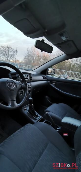 2004' Toyota Corolla photo #3