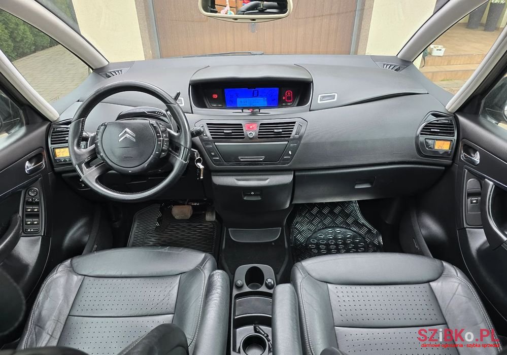 2008' Citroen C4 Grand Picasso photo #5