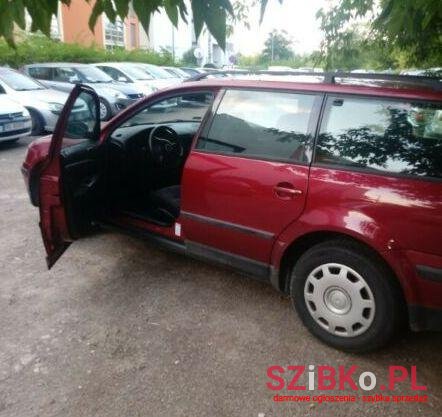 1999' Volkswagen Passat photo #2