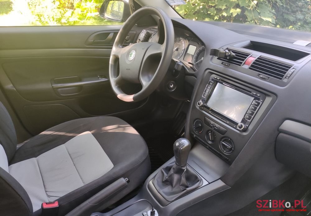 2007' Skoda Octavia 1.6 Classic photo #2