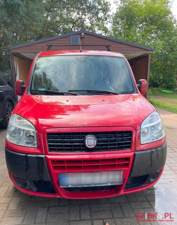 2009' Fiat Doblo photo #1