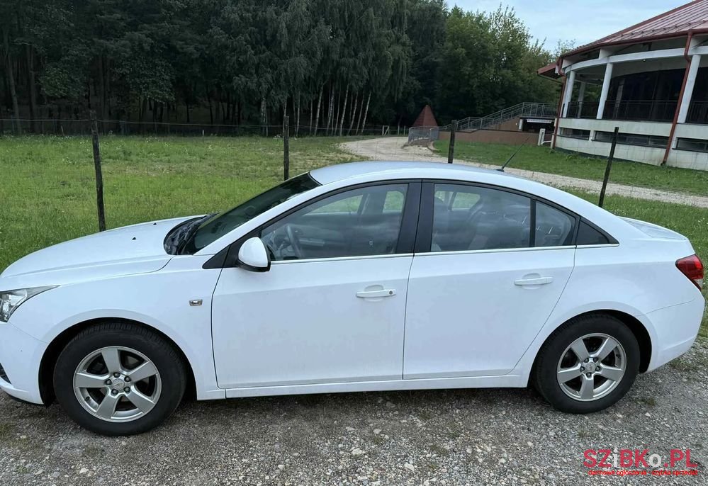 2009' Chevrolet Cruze 1.6 Ls photo #3