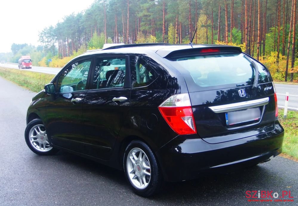 2005' Honda FR-V photo #4