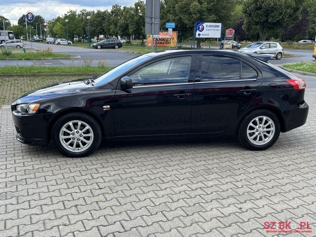 2010' Mitsubishi Lancer photo #5