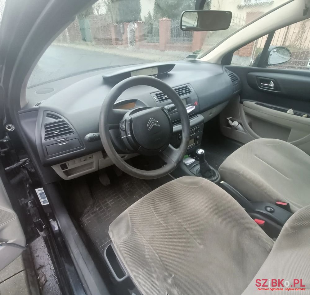 2008' Citroen C4 1.6 Hdi Equilibre photo #2