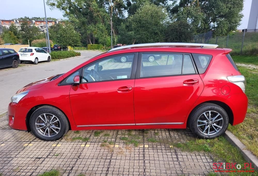 2013' Toyota Verso photo #3