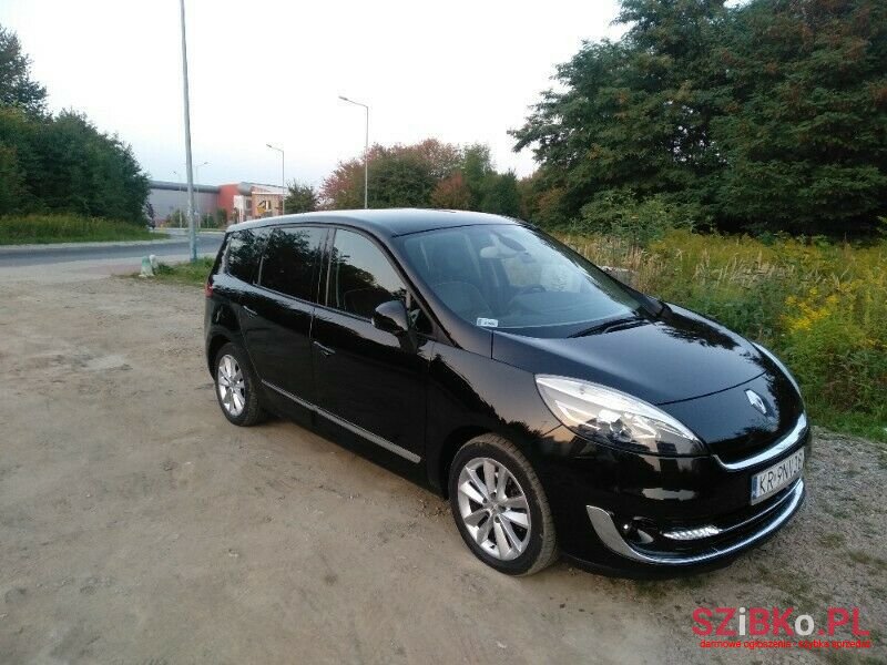 2012' Renault Scenic photo #1