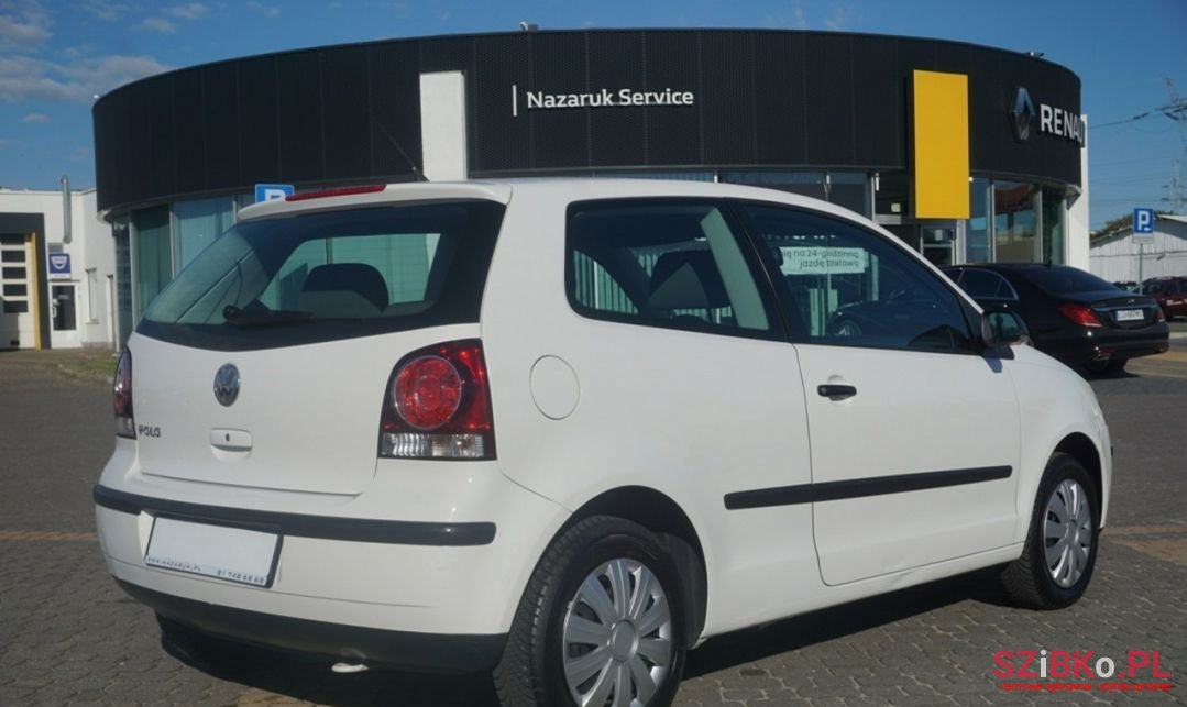 2009' Volkswagen Polo photo #5