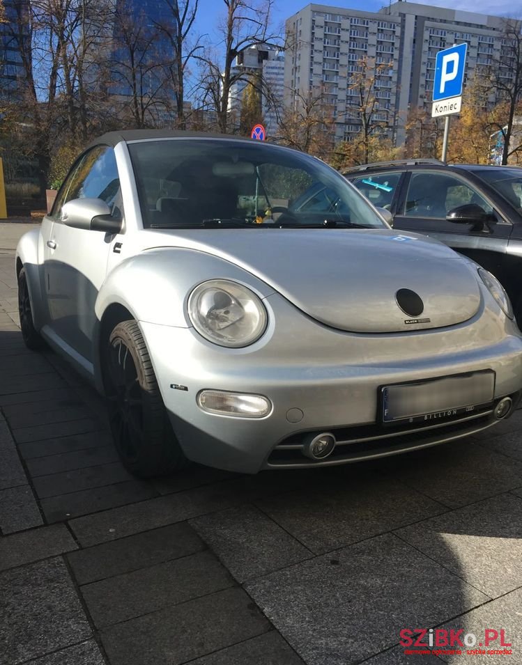 2003' Volkswagen New Beetle 2.0 photo #2