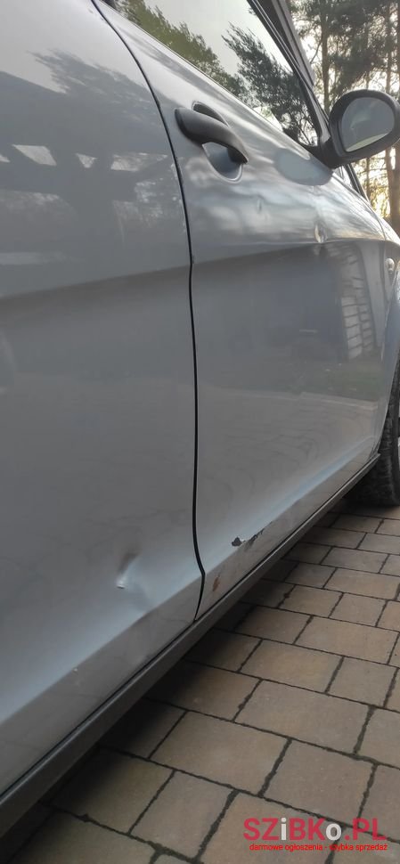 2006' SEAT Toledo photo #3