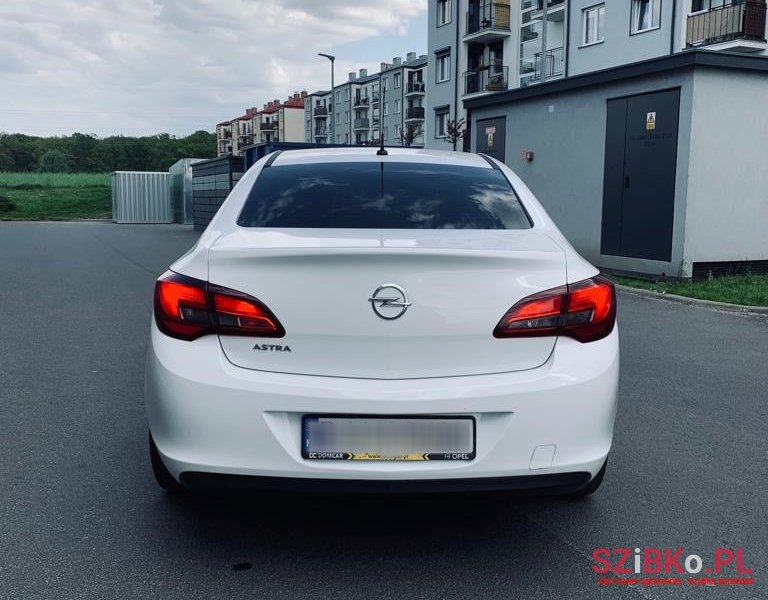 2018' Opel Astra photo #7
