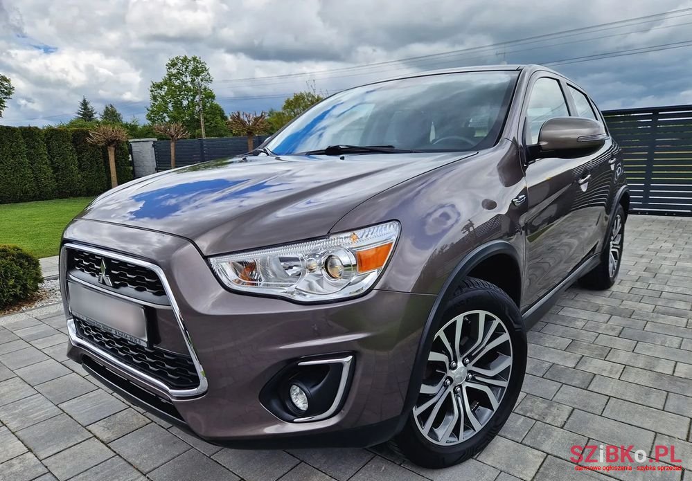 2016' Mitsubishi ASX photo #2