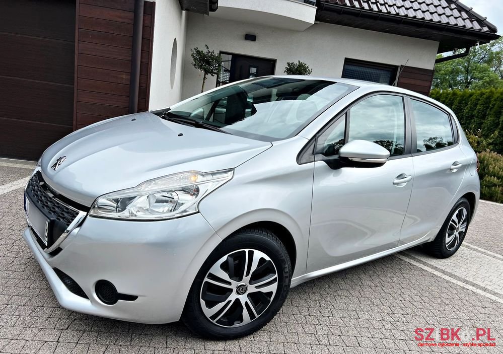 2012' Peugeot 208 1.4 Hdi Active Pack photo #1