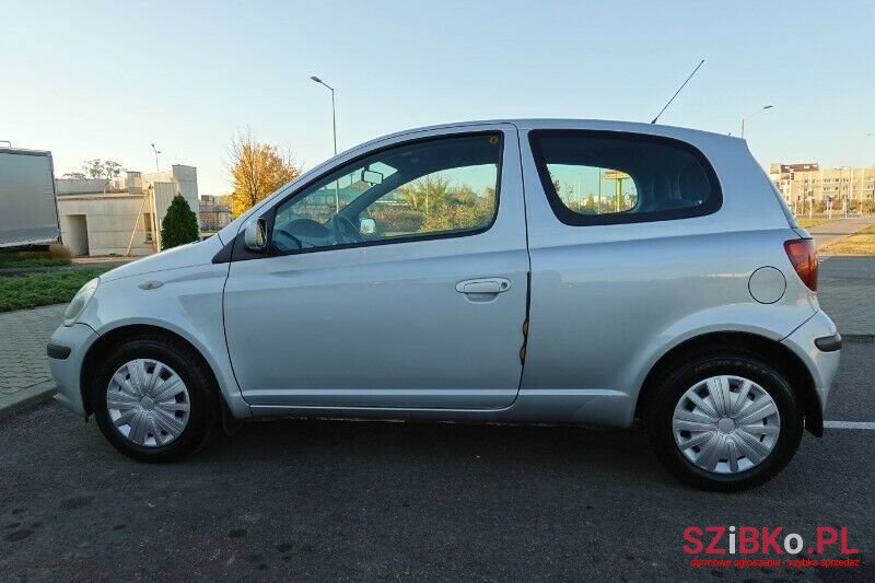 2004' Toyota Yaris photo #3