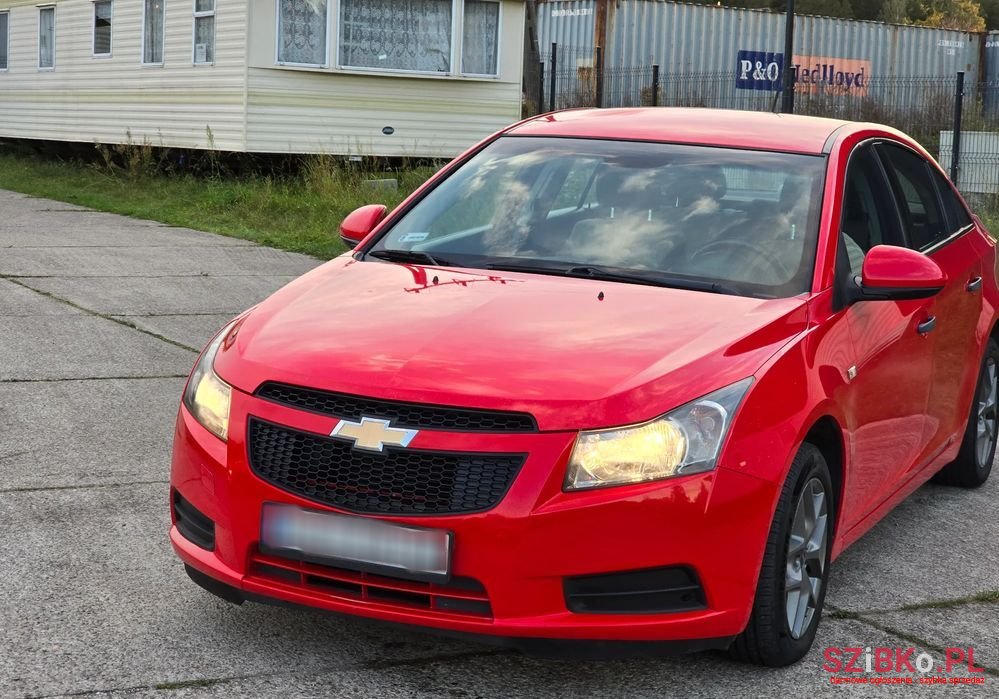 2010' Chevrolet Cruze 1.6 Base photo #3