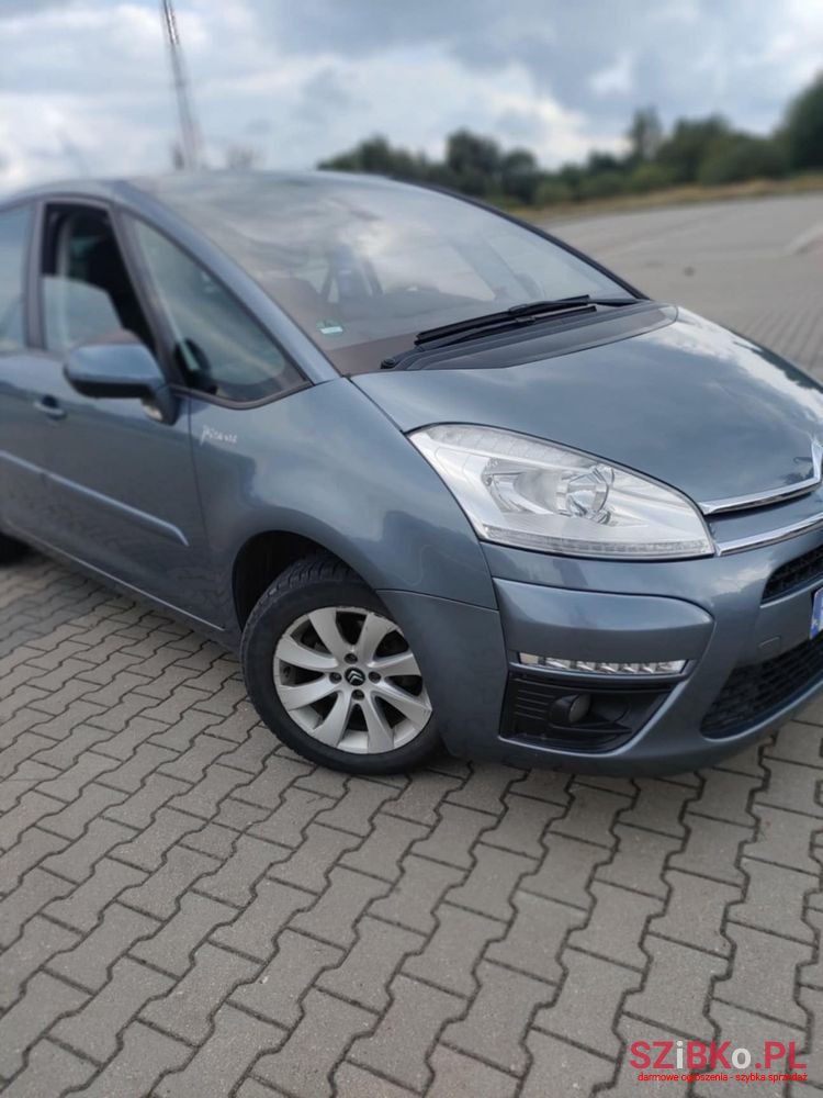 2012' Citroen C4 Picasso photo #4