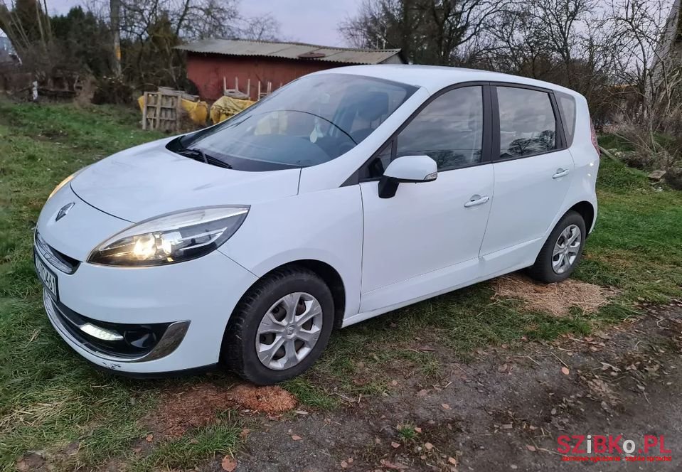 2010' Renault Scenic photo #1