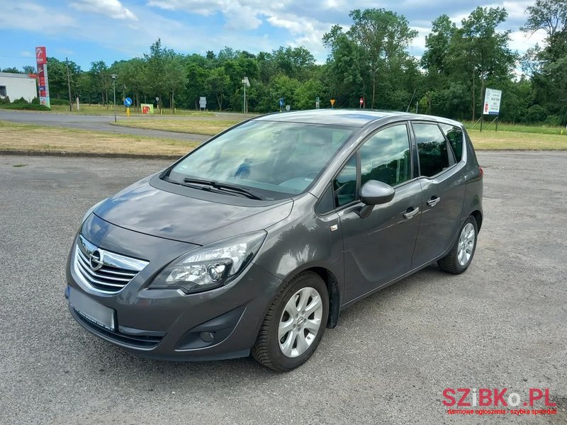 2010' Opel Meriva 1.4 T Cosmo photo #1