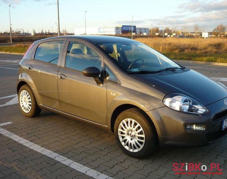 2016' Fiat Punto photo #2