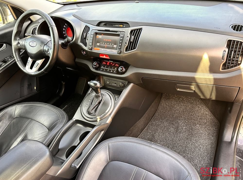 2010' Kia Sportage photo #4