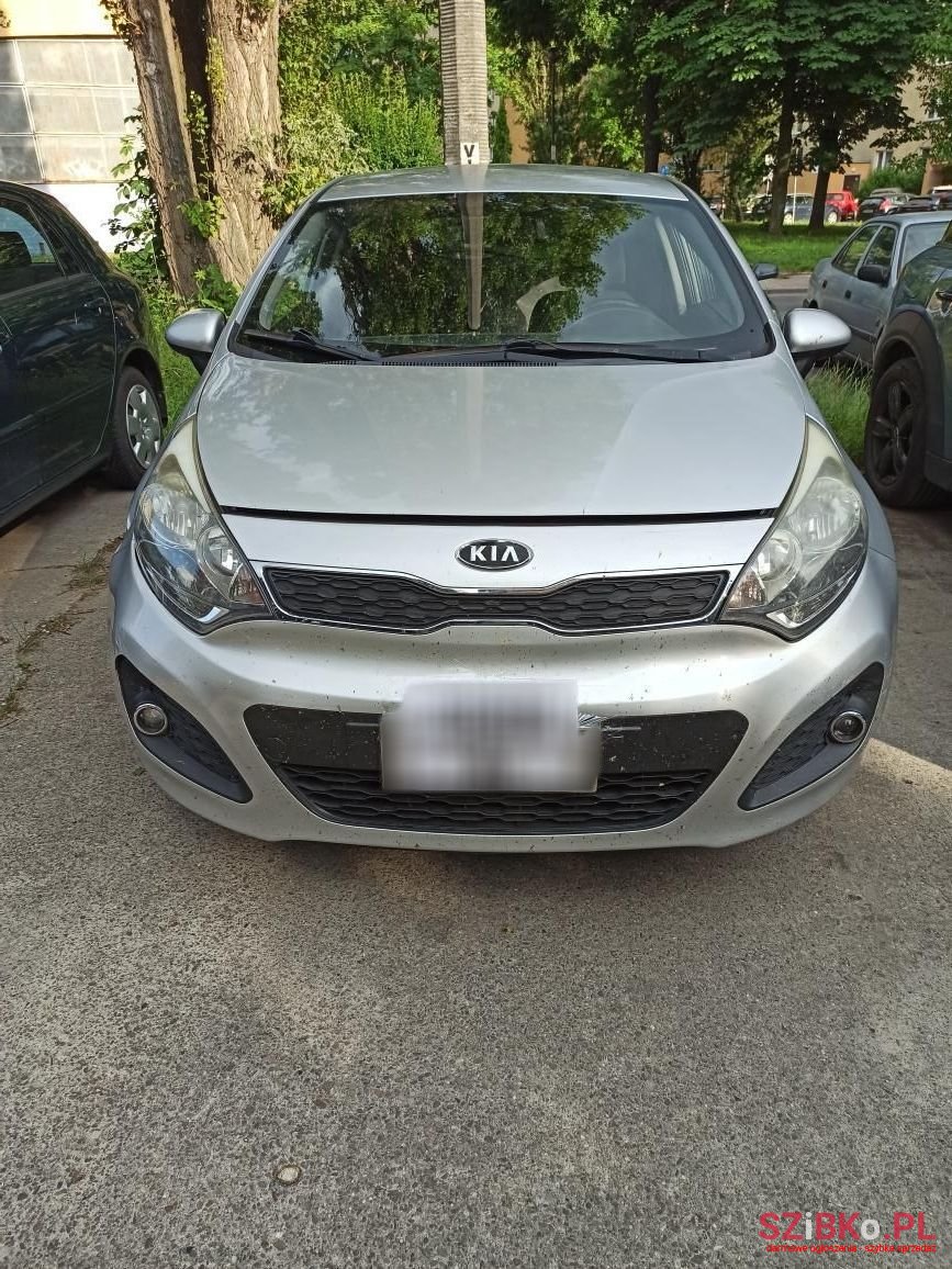2011' Kia Rio photo #1