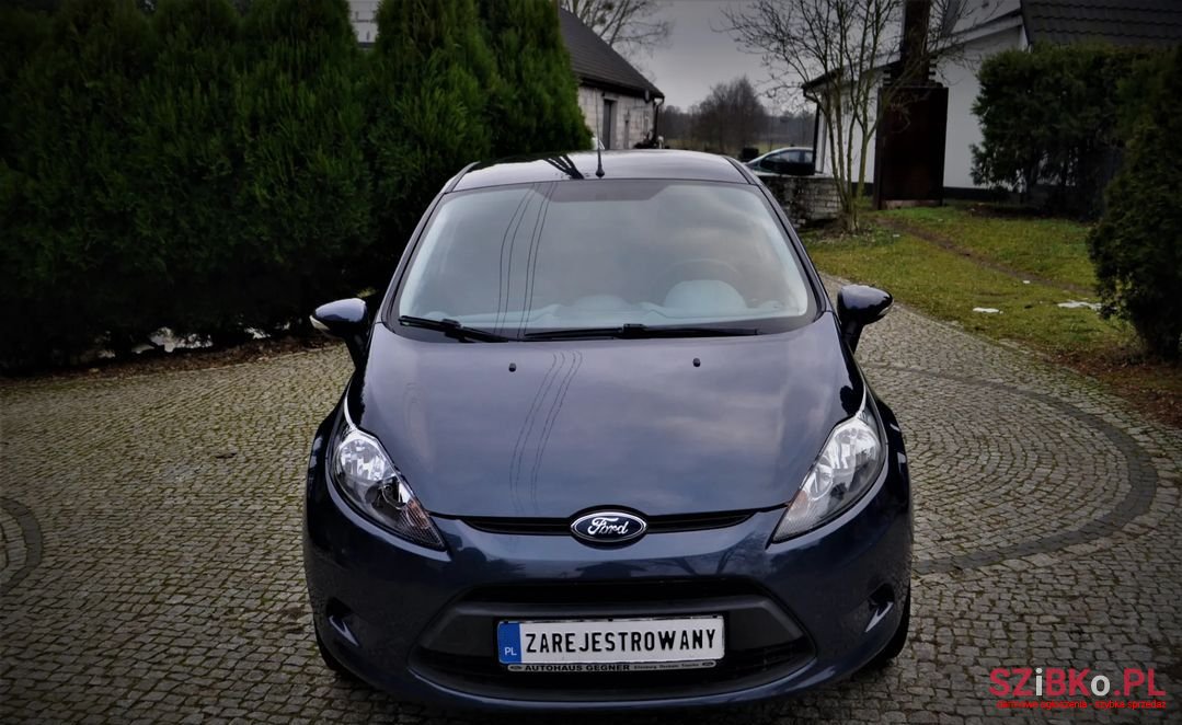 2011' Ford Fiesta photo #1