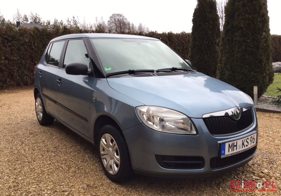 2009' Skoda Fabia photo #1