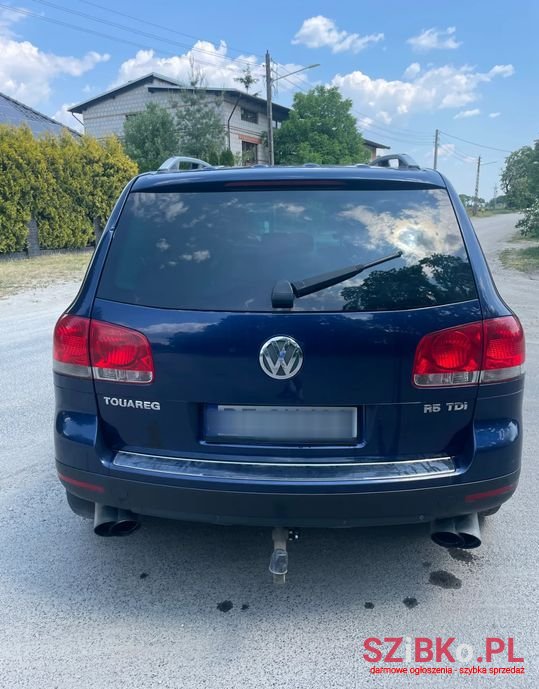 2005' Volkswagen Touareg photo #4