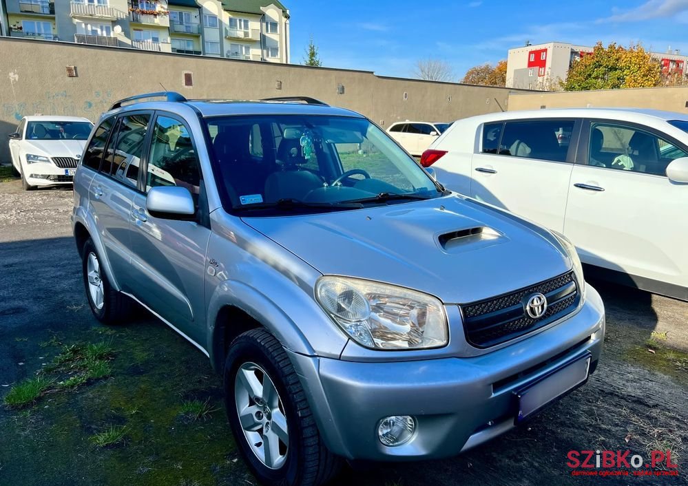 2005' Toyota RAV4 photo #6