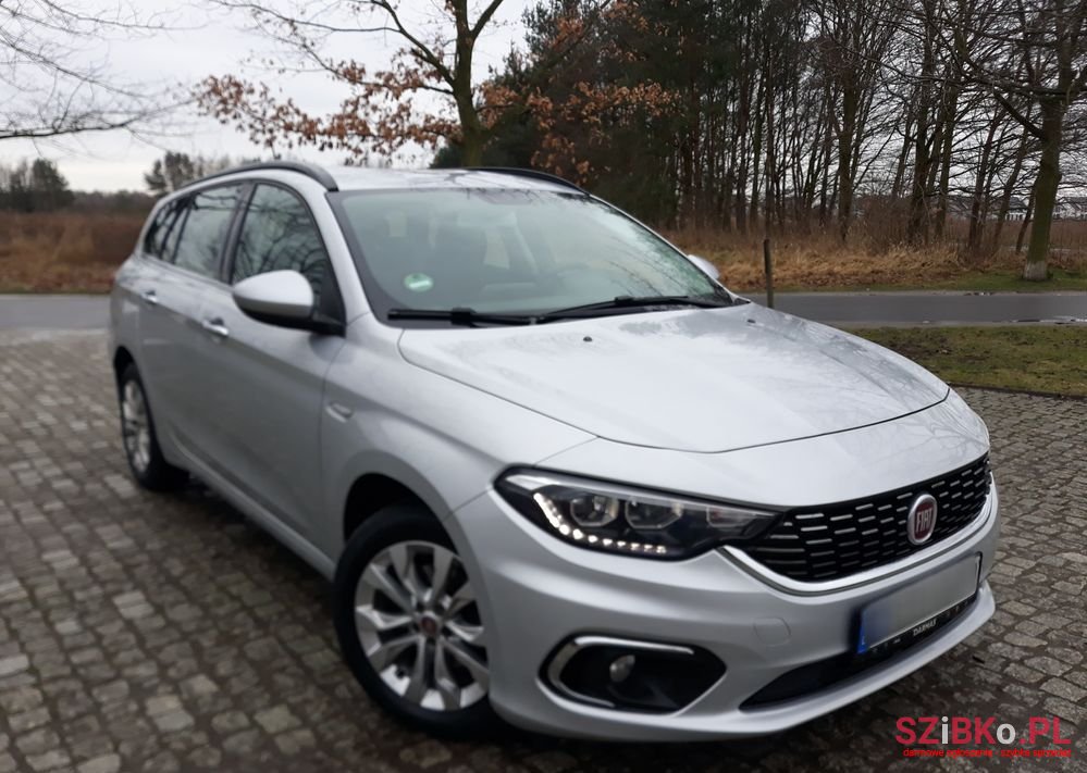 2017' Fiat Tipo photo #2