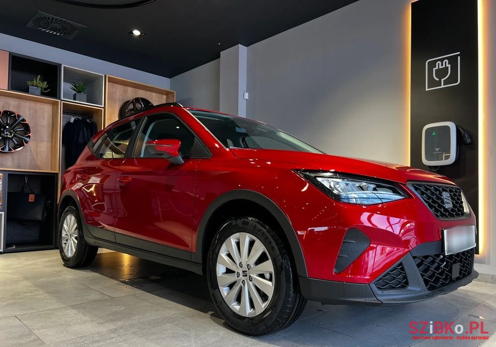 2023' SEAT Arona photo #2