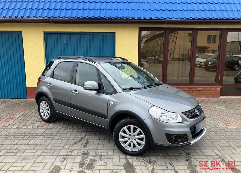 2012' Suzuki SX4 photo #4