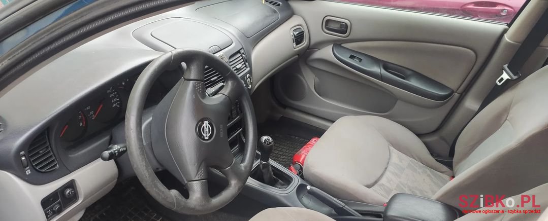 2001' Nissan Almera photo #5