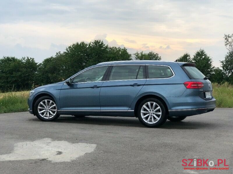 2017' Volkswagen Passat photo #3