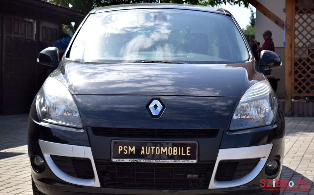 2009' Renault Scenic photo #2