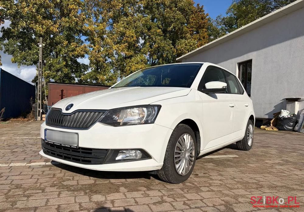2015' Skoda Fabia 1.4 Tdi Ambition photo #2