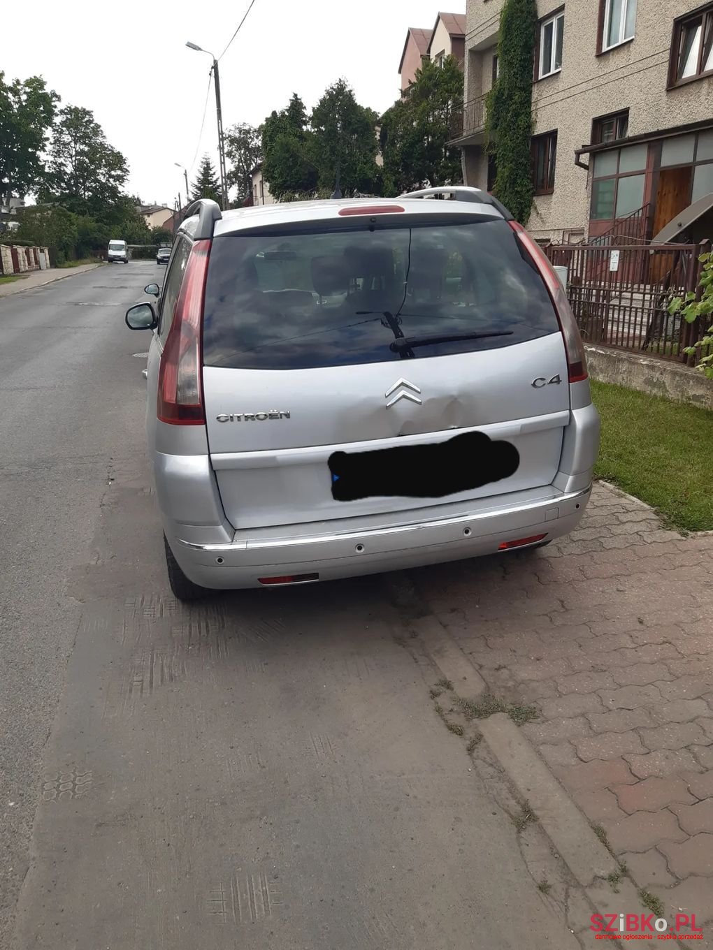 2010' Citroen C4 Picasso photo #3