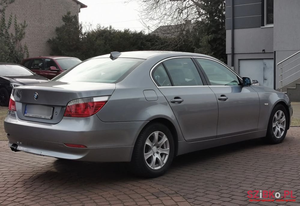 2006' BMW 5 Series 523I photo #3