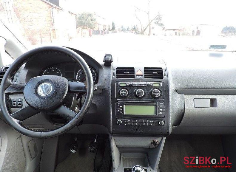 2003' Volkswagen Touran photo #2